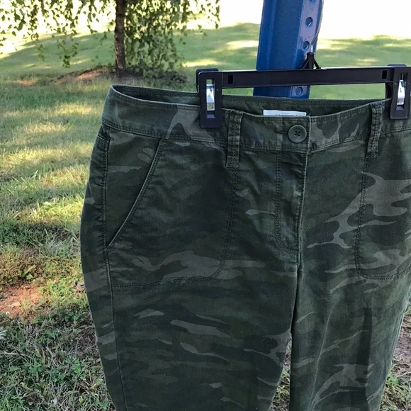 Ann Taylor LOFT Julie Olive Green Camo Trousers Pants Button Back Pockets 10 - Picture 3 of 15